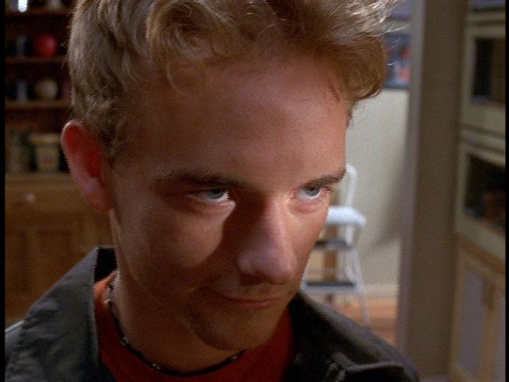 1x03 Home Alone 4 - Malcolm in the Middle VC - Gallery Photos