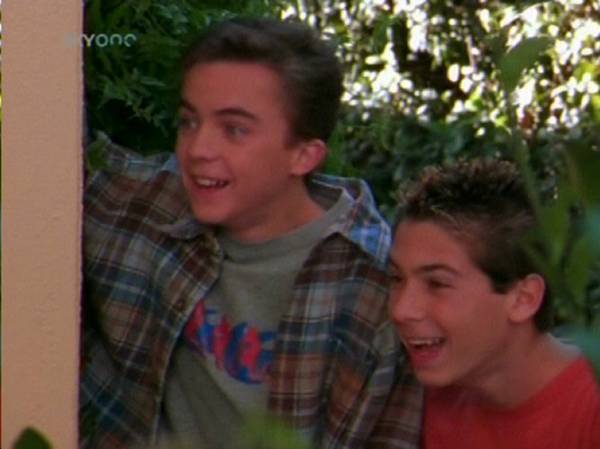 2x13 New Neighbours - Malcolm in the Middle VC - Gallery Photos