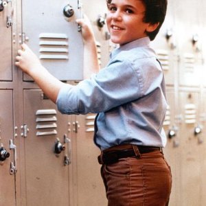 Fred Savage (directed Episode 3) on Wonder Years
